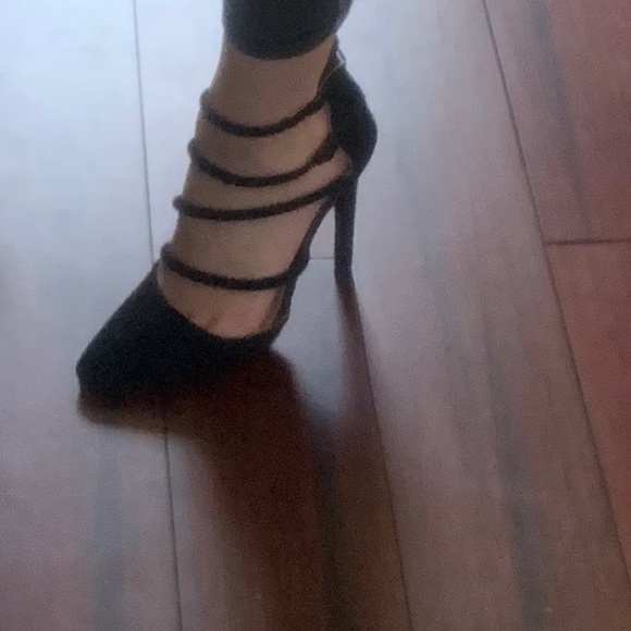 Cute strappy heels - Picture 6 of 8